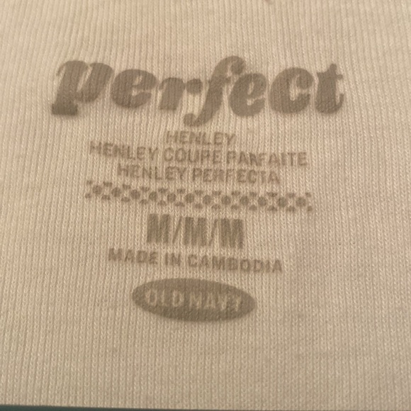 Women’s Perfect Old Navy T-shirt Medium white - Picture 4 of 4